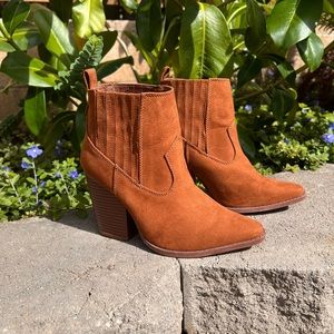 Qupid Women’s Brown Ankle Boots